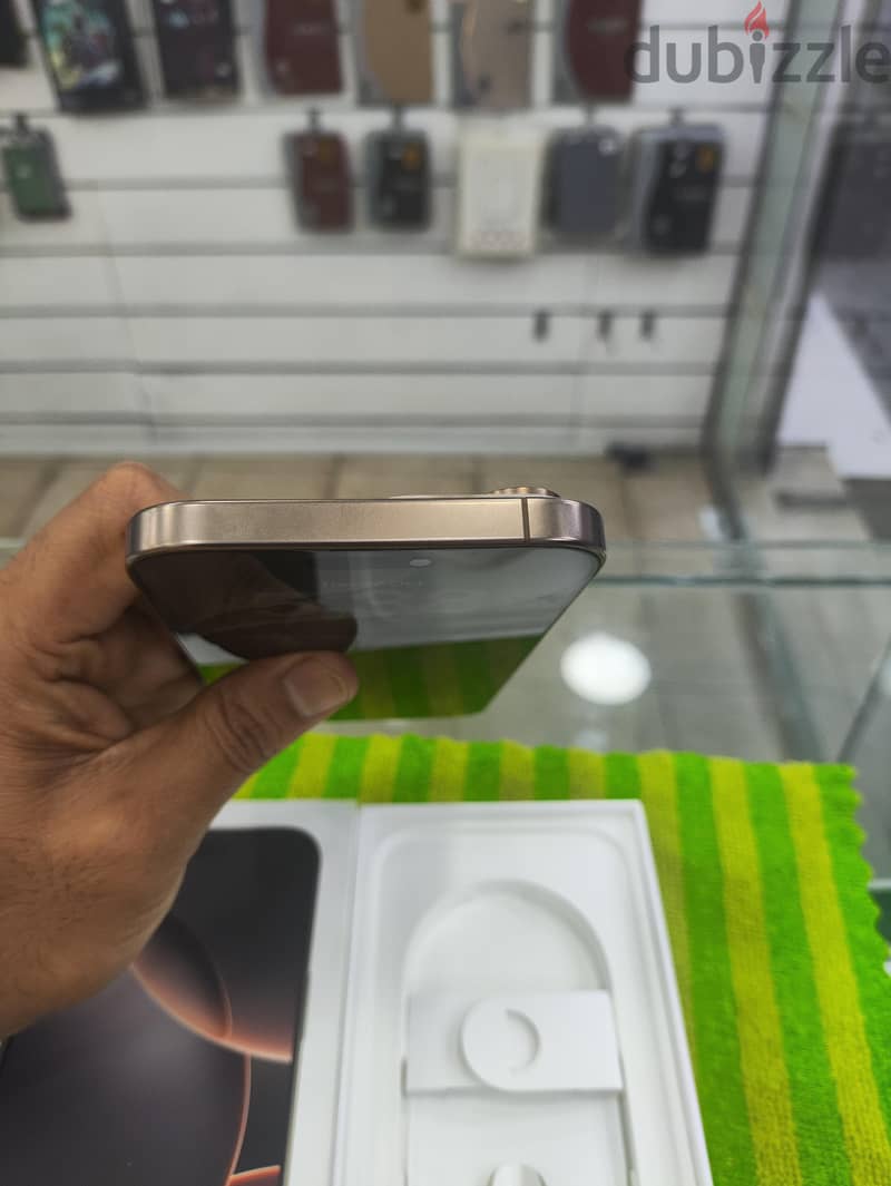 Apple - iPhone 16 Pro Max 3