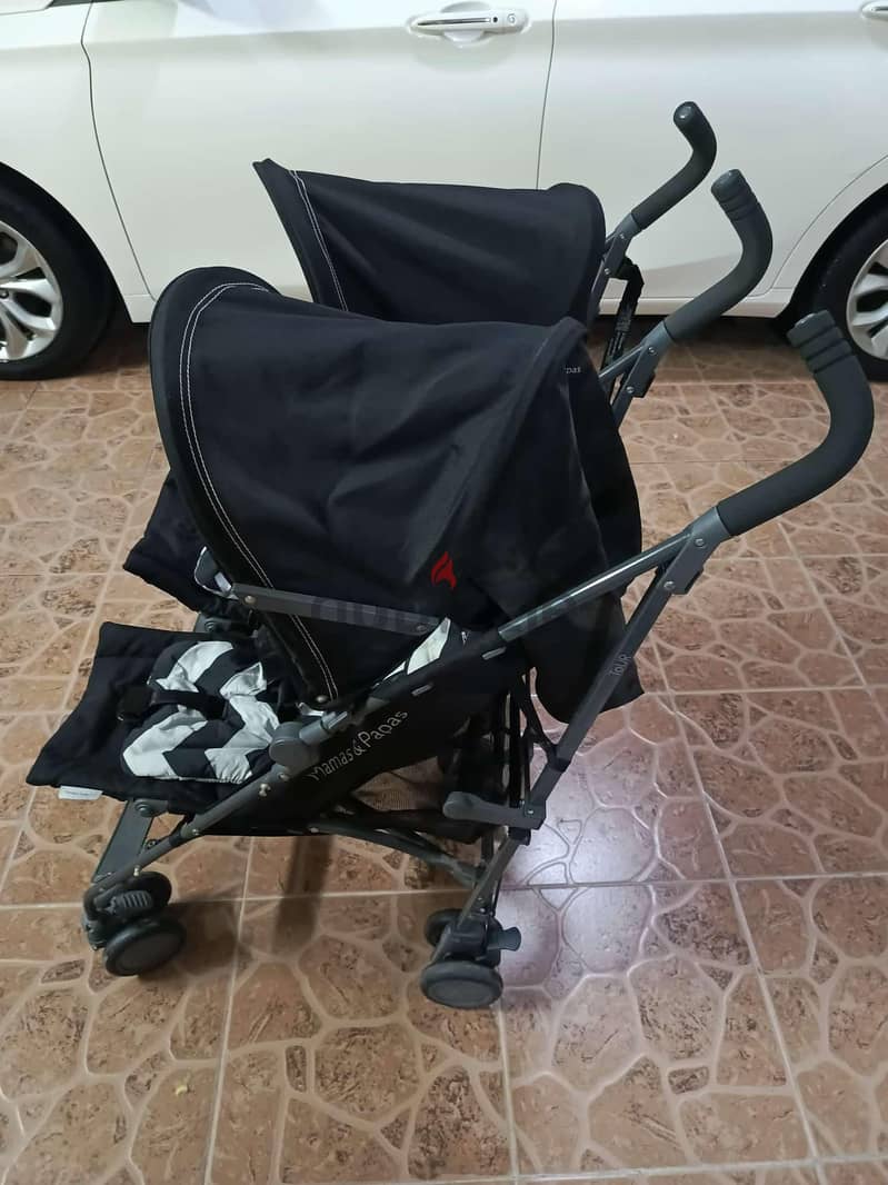 يوجد عربة اطفال توام بحاله ممتازة ونظيف استعمال فترة قصيرة سعر 25 7