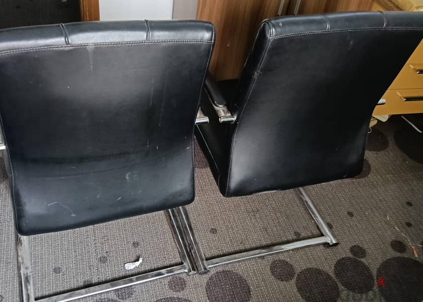 2 Black Office Chairs with Armrests – for sale 1
