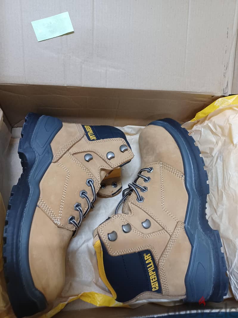 CATERPILLAR Shoes 1