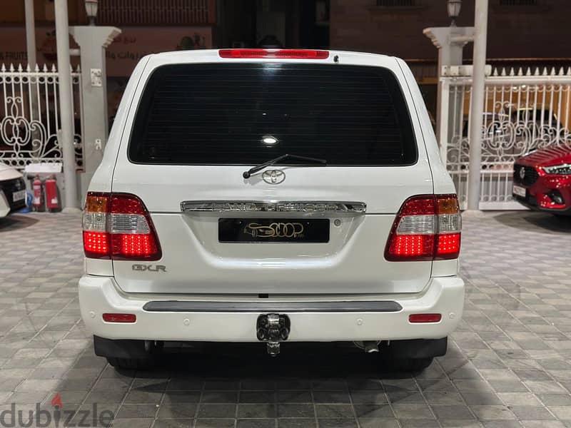 TOYOTA LAND CRUISER GXR V6 7