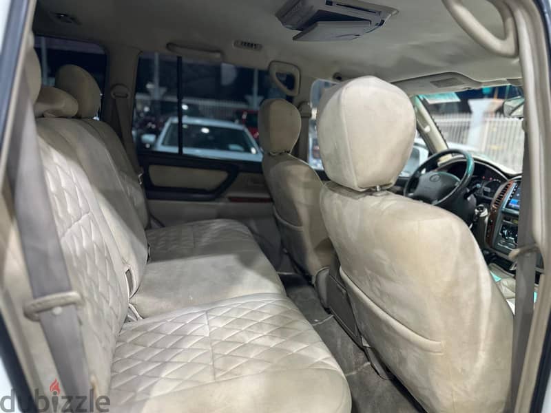 TOYOTA LAND CRUISER GXR V6 9