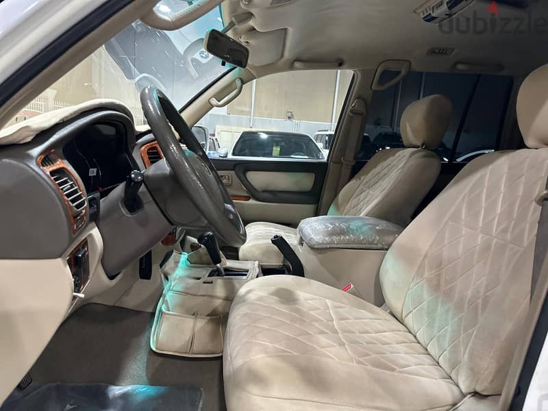 TOYOTA LAND CRUISER GXR V6 12