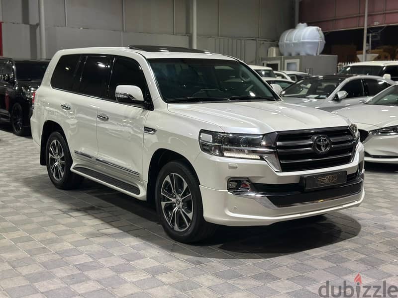 TOYOTA LAND CRUISER GXR GRAND TOURING V8 3