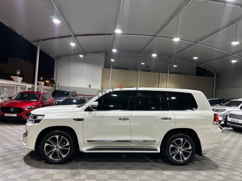 TOYOTA LAND CRUISER GXR GRAND TOURING V8 6