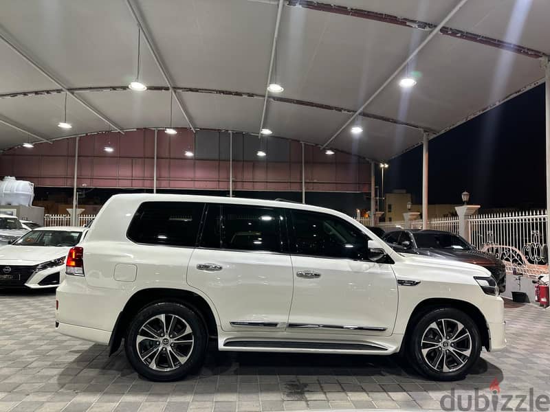 TOYOTA LAND CRUISER GXR GRAND TOURING V8 7