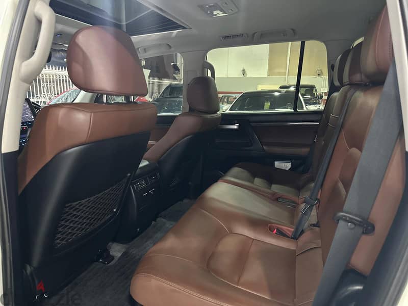 TOYOTA LAND CRUISER GXR GRAND TOURING V8 14