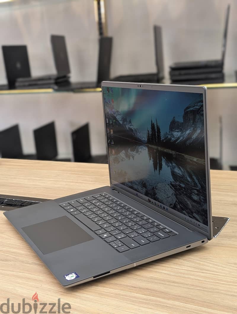 Dell Precision 5690 ULTRA 7 4