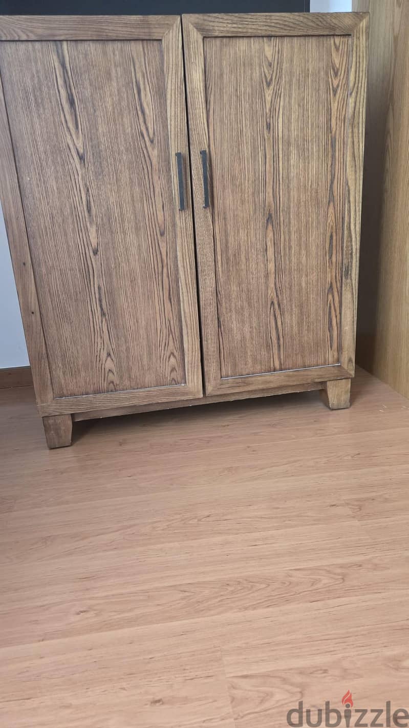 Wooden Partition, Painting and Mirror and cupboard 4