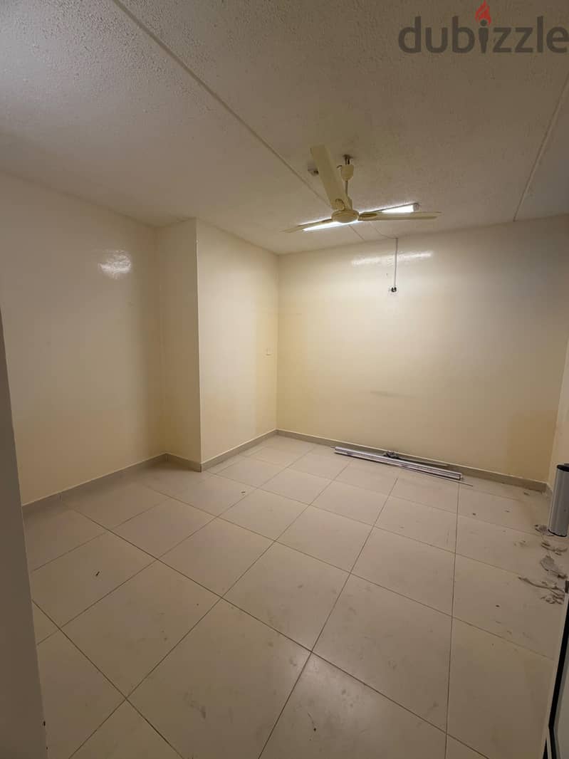 للايجاربيت شامل فالبحير تلفون 36364714 Rent house with EAW  Riffa call 2