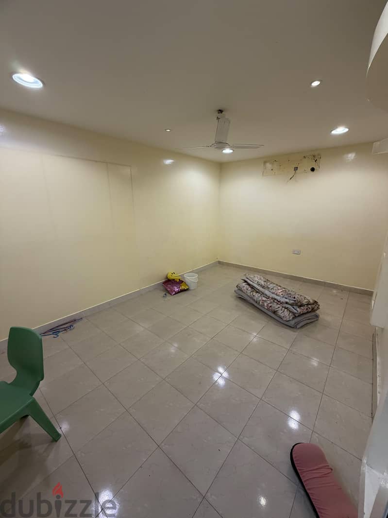 للايجاربيت شامل فالبحير تلفون 36364714 Rent house with EAW  Riffa call 3