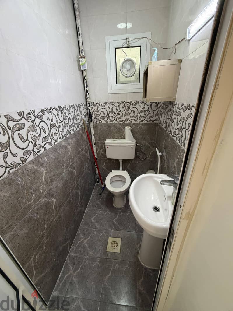 للايجاربيت شامل فالبحير تلفون 36364714 Rent house with EAW  Riffa call 7