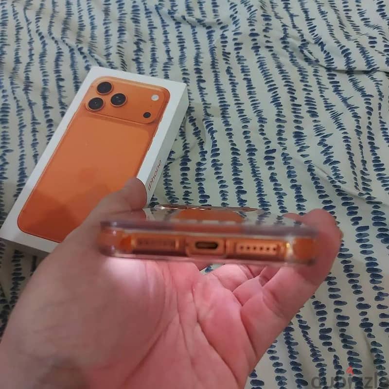 Apple - iPhone 17 Pro Max 3