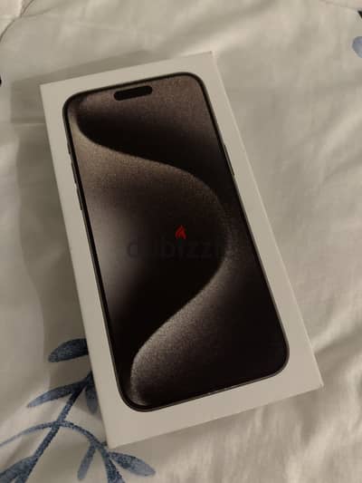 For sale IPhone 15 pro max 512 GB Titanium color with original case