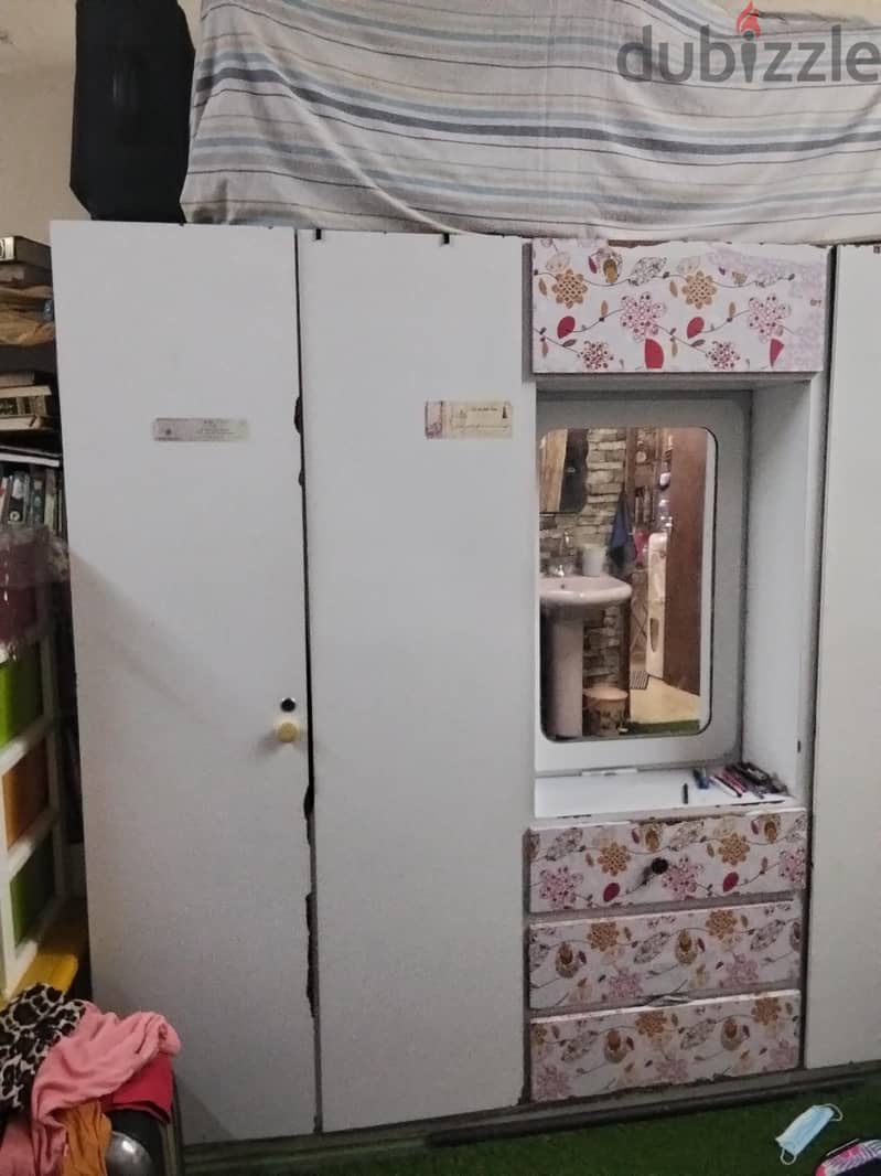 6 doors cupboard for sale 2