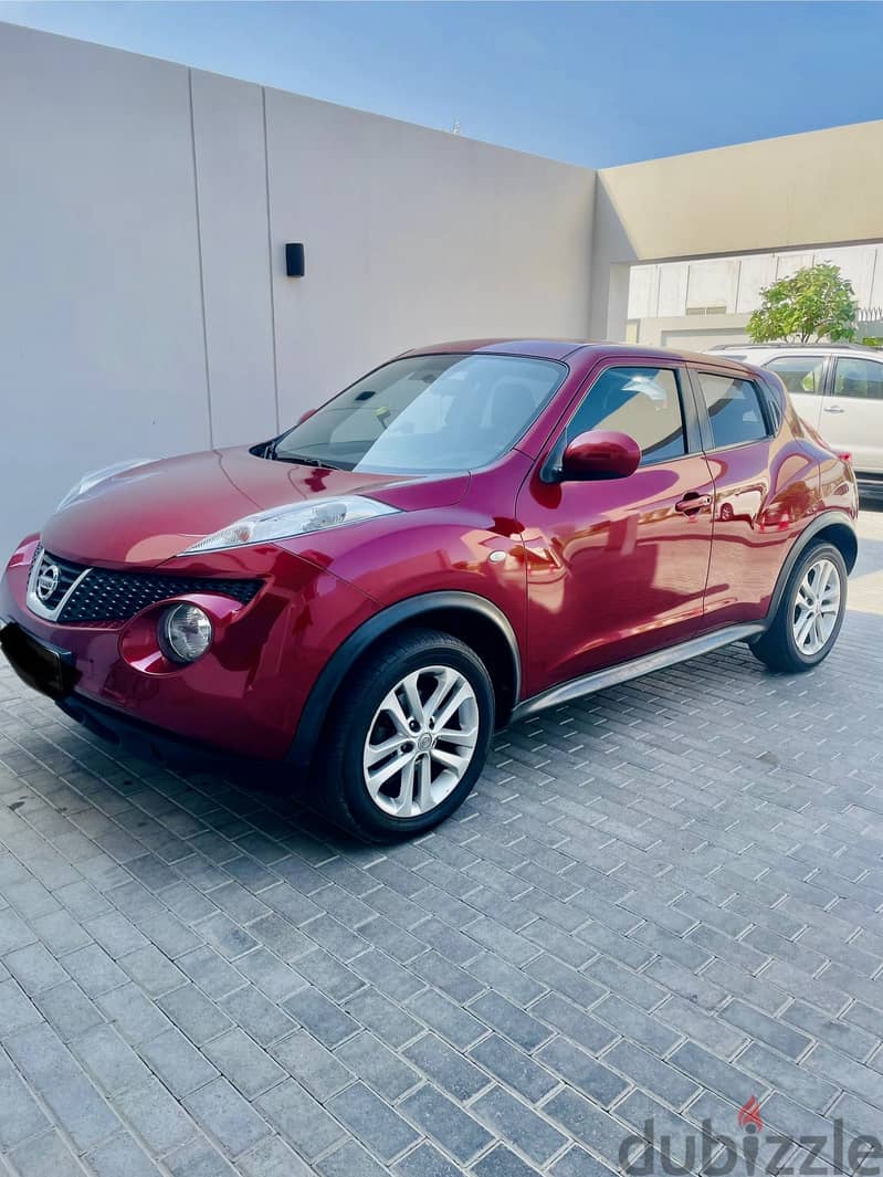 Nissan juke 2014 model . 5