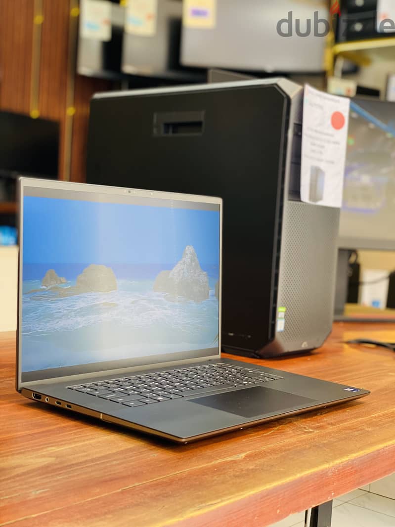 Dell Precision 5690 Ultra 7 165H 6GB NVIDIA RTX 1000 1