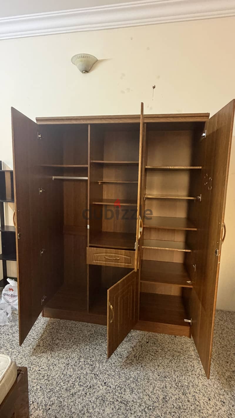 Room Cupboard 1
