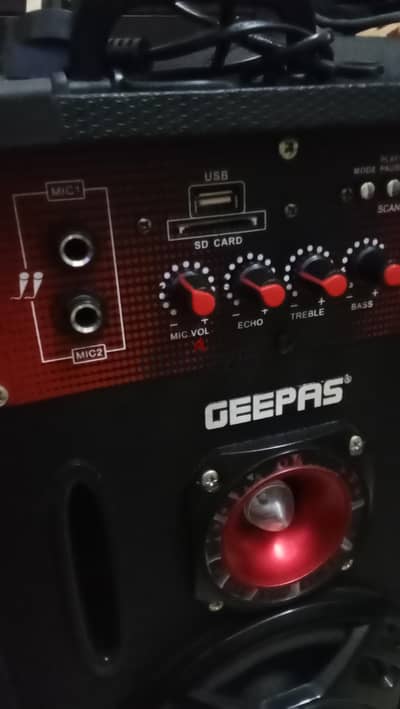 Geepas speakers 2 input chanal
