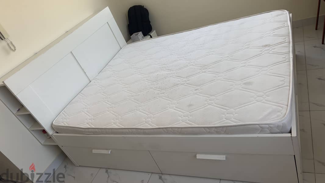 Queen size Built-in under-bed storage drawers of 4nos 1