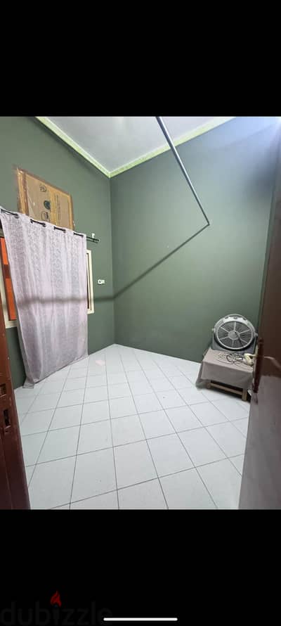Sharing room for rent, Girl only