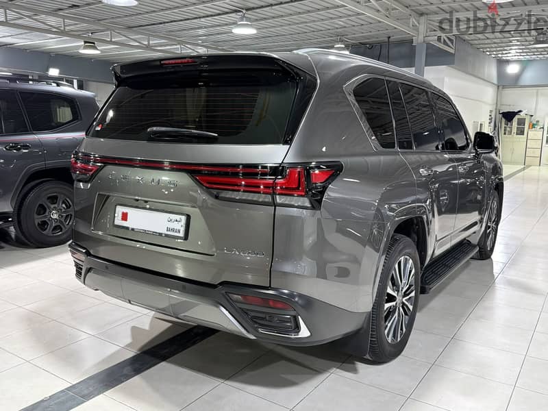 2022 Lexus LX600 Urban 3