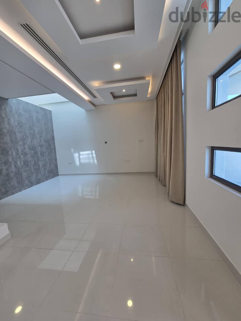 فيلا شامل للايجار في الحد villa for rent in Hidd with EWA 1