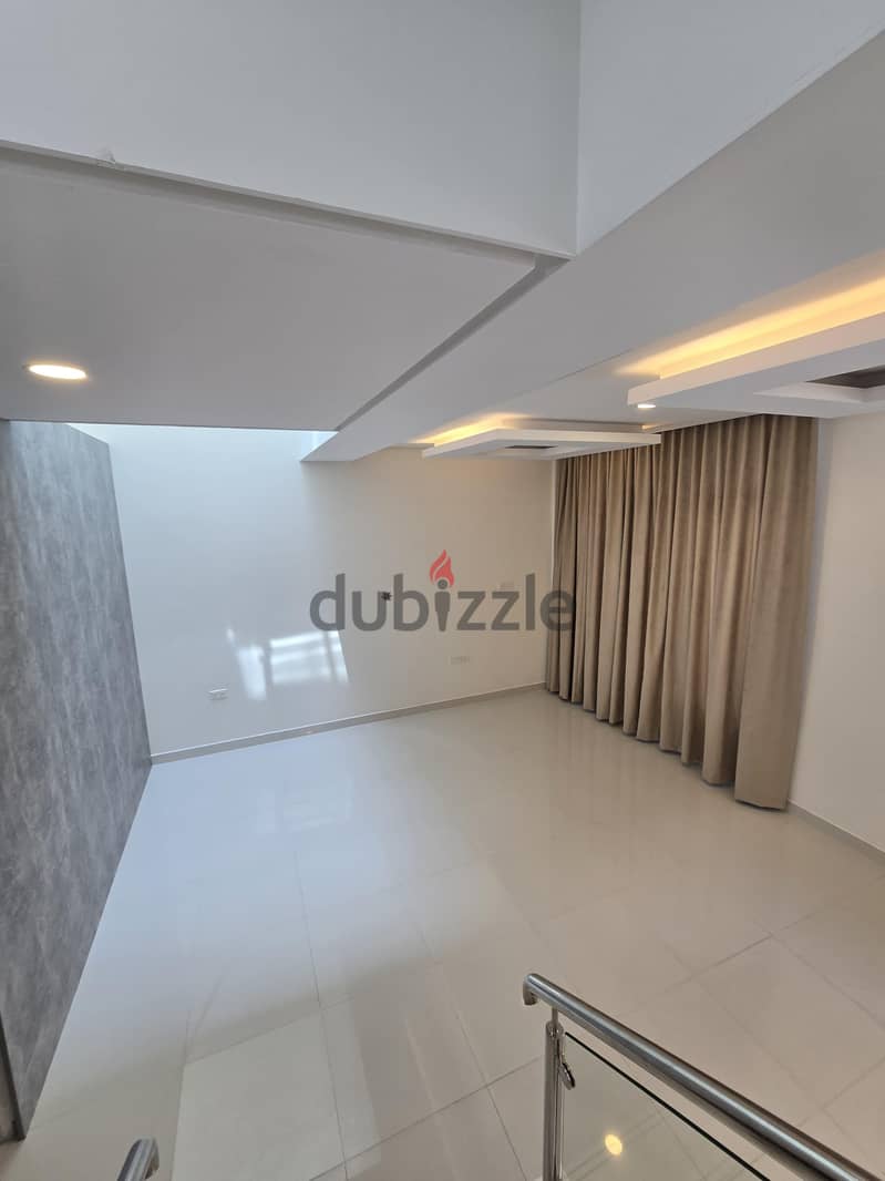 فيلا شامل للايجار في الحد villa for rent in Hidd with EWA 4