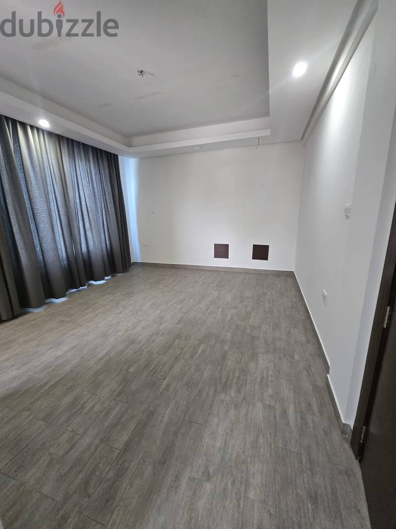 فيلا شامل للايجار في الحد villa for rent in Hidd with EWA 5