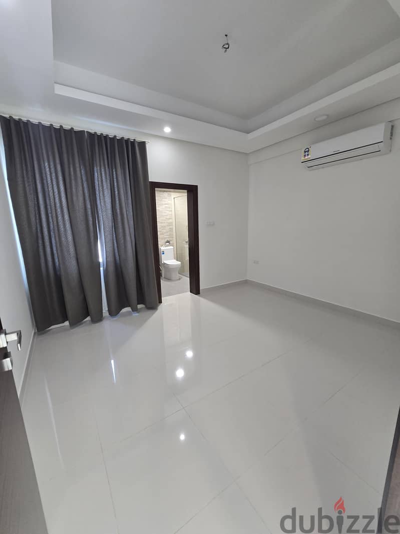 فيلا شامل للايجار في الحد villa for rent in Hidd with EWA 7