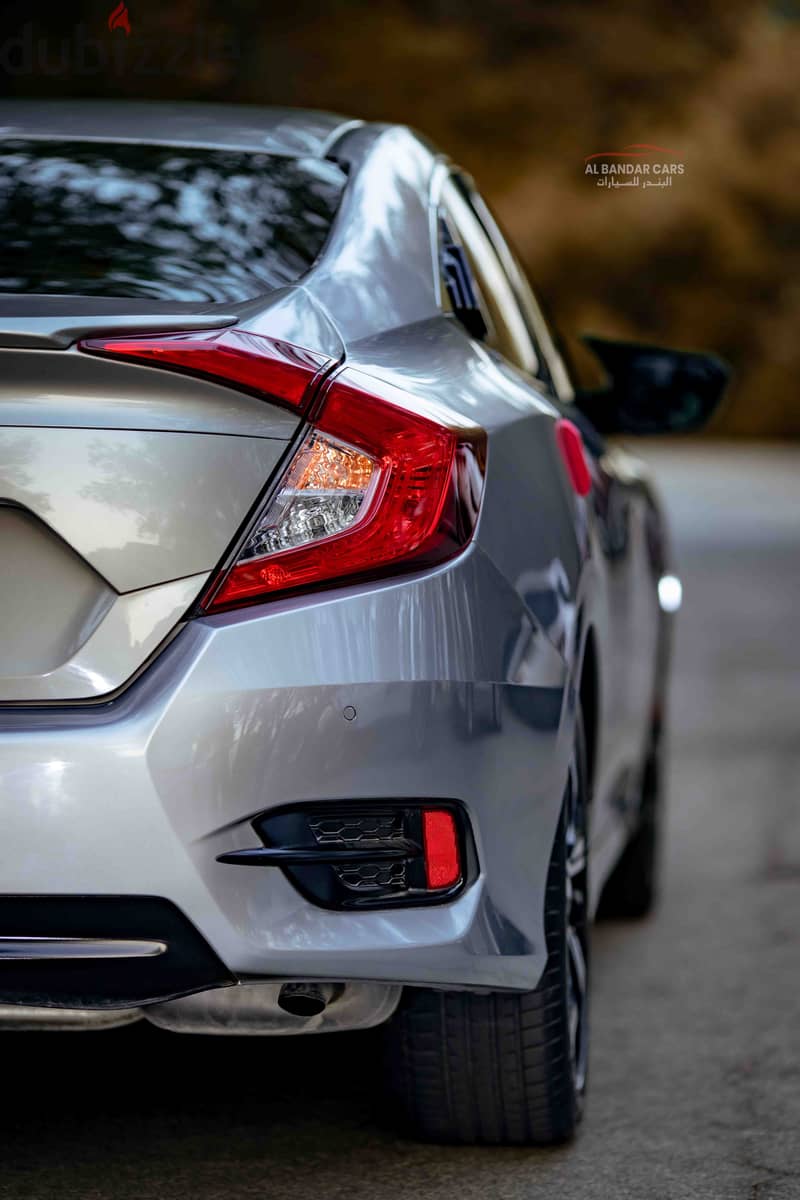 Honda Civic 2018 Silver | Low Mileage | Sporty Sedan | Bahrain Spec | 7