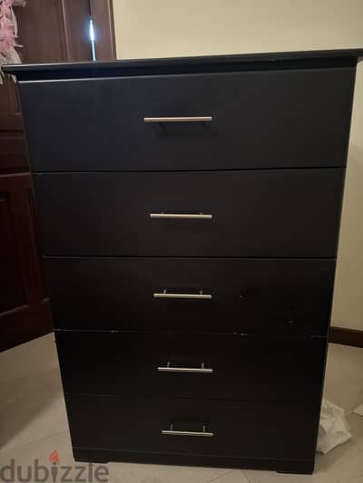 بيعه سريعه Drawers حاله نظيفه جداً وخامات نظيفه