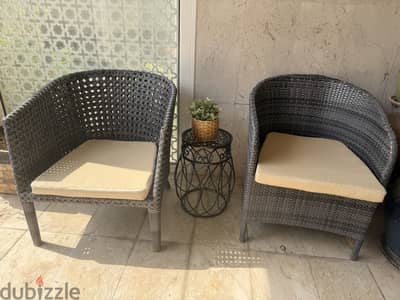 Two chairs with table 45 BHD