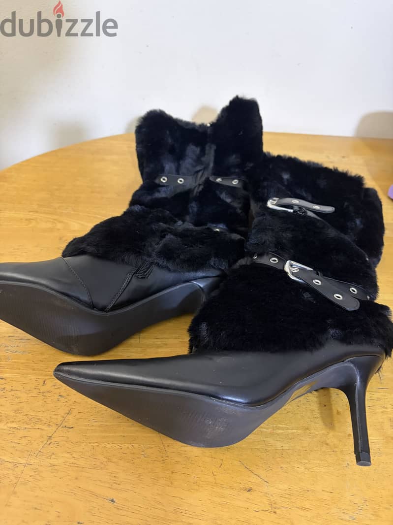 Knee high Black fur boots - Voga closet 1