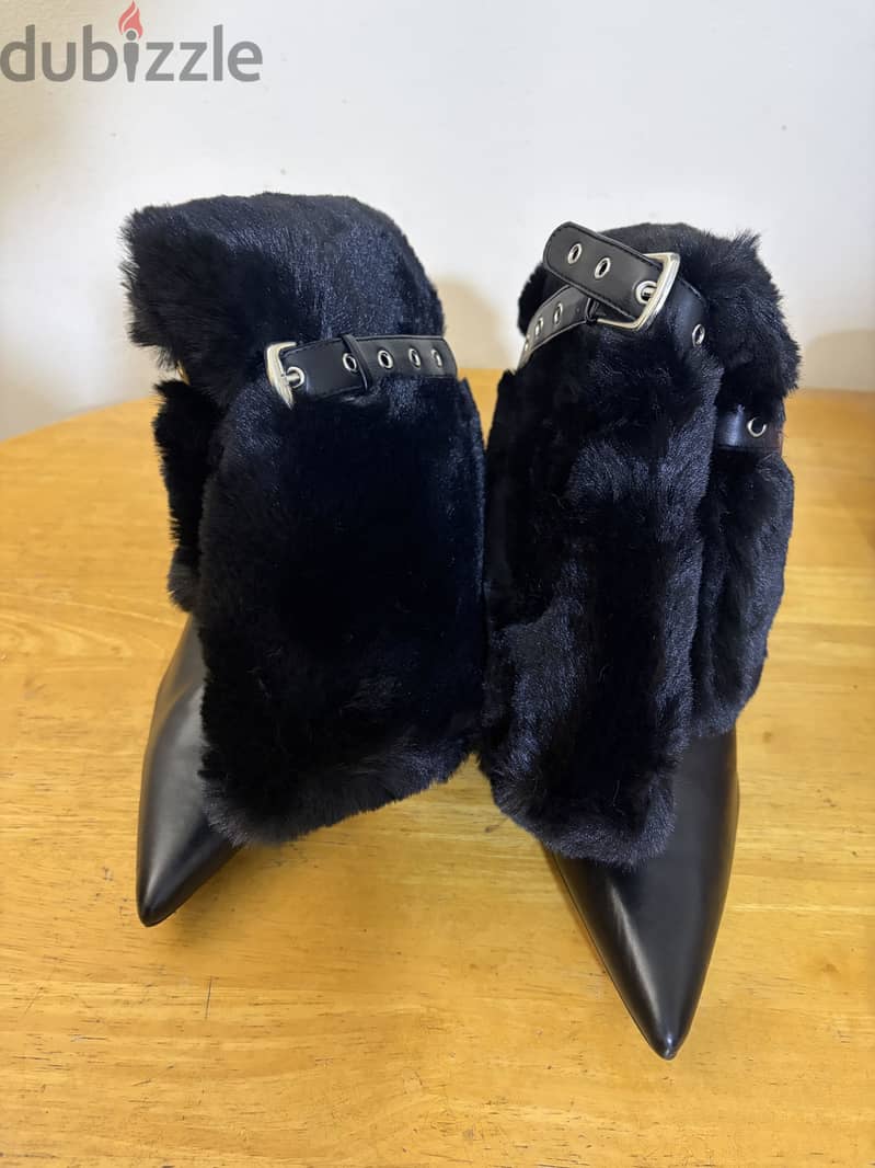 Knee high Black fur boots - Voga closet 2