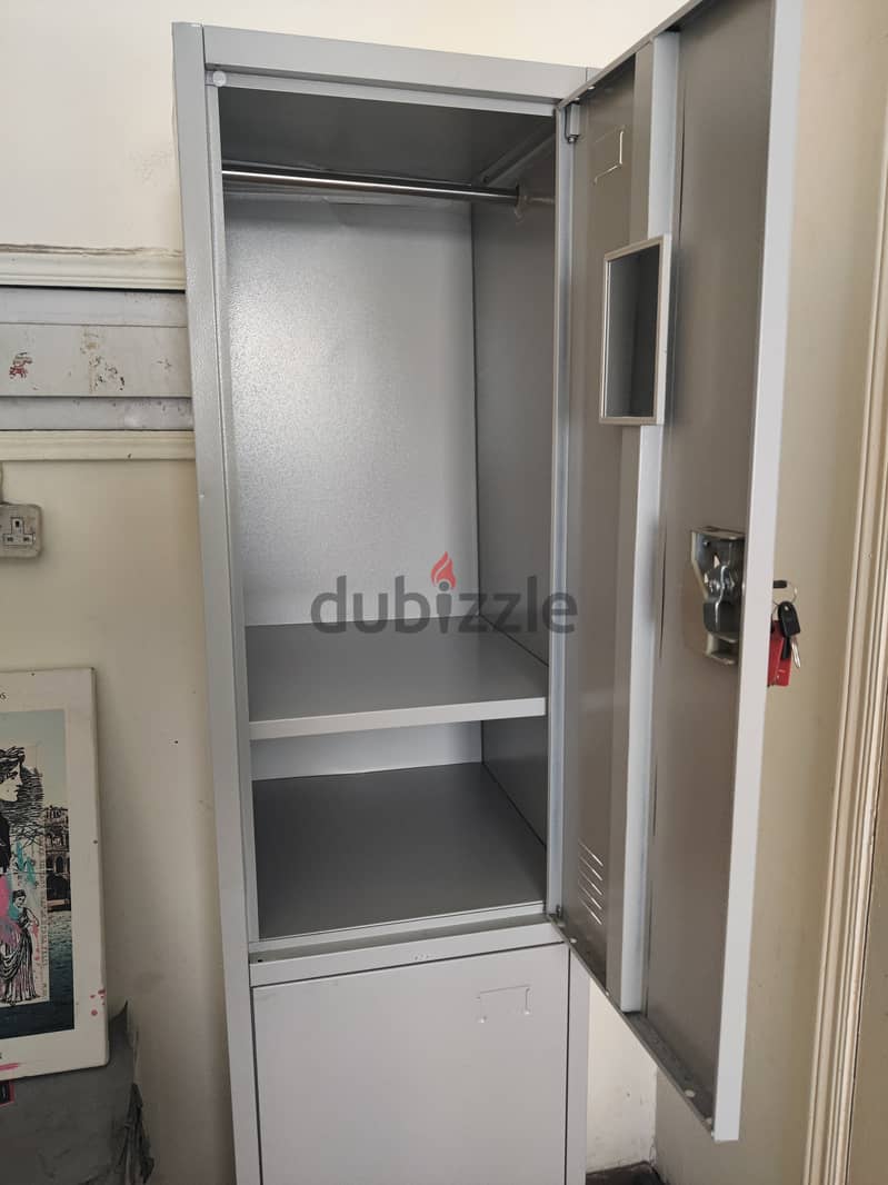 Metal Wardrobe good condition 3