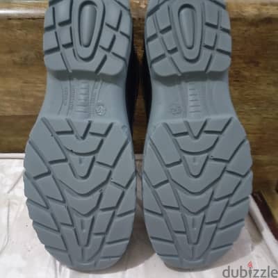 safty shoe for sale only 5 BD 42SIZE