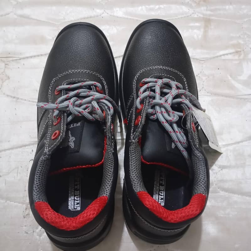 safty shoe for sale only 5 BD 42SIZE 1