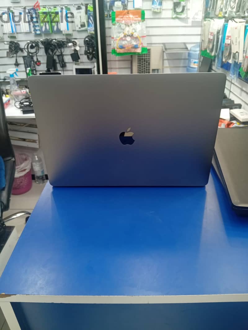 MacBook Pro 16-inch 2019  2.6GHz 6-Core i7  16GB RAM  512SSD 7