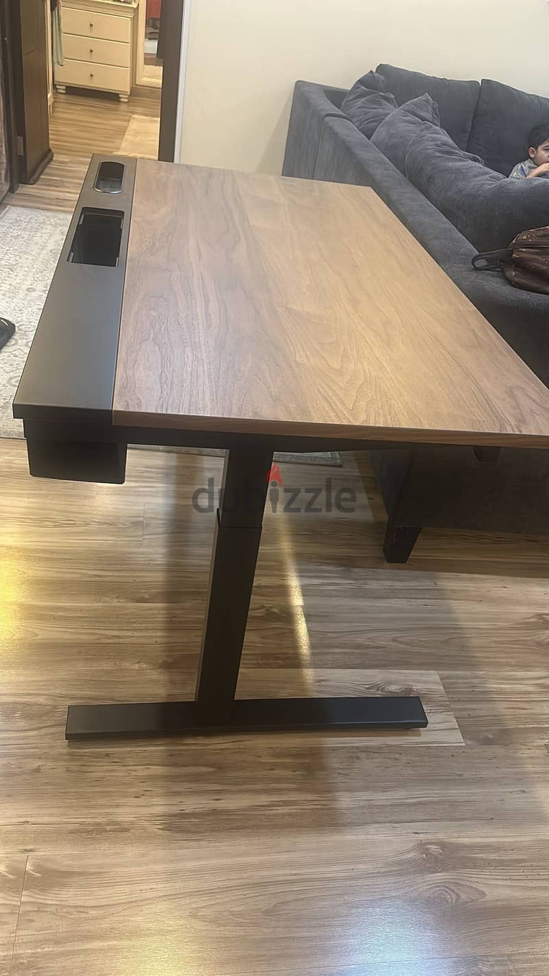 Office desk 2