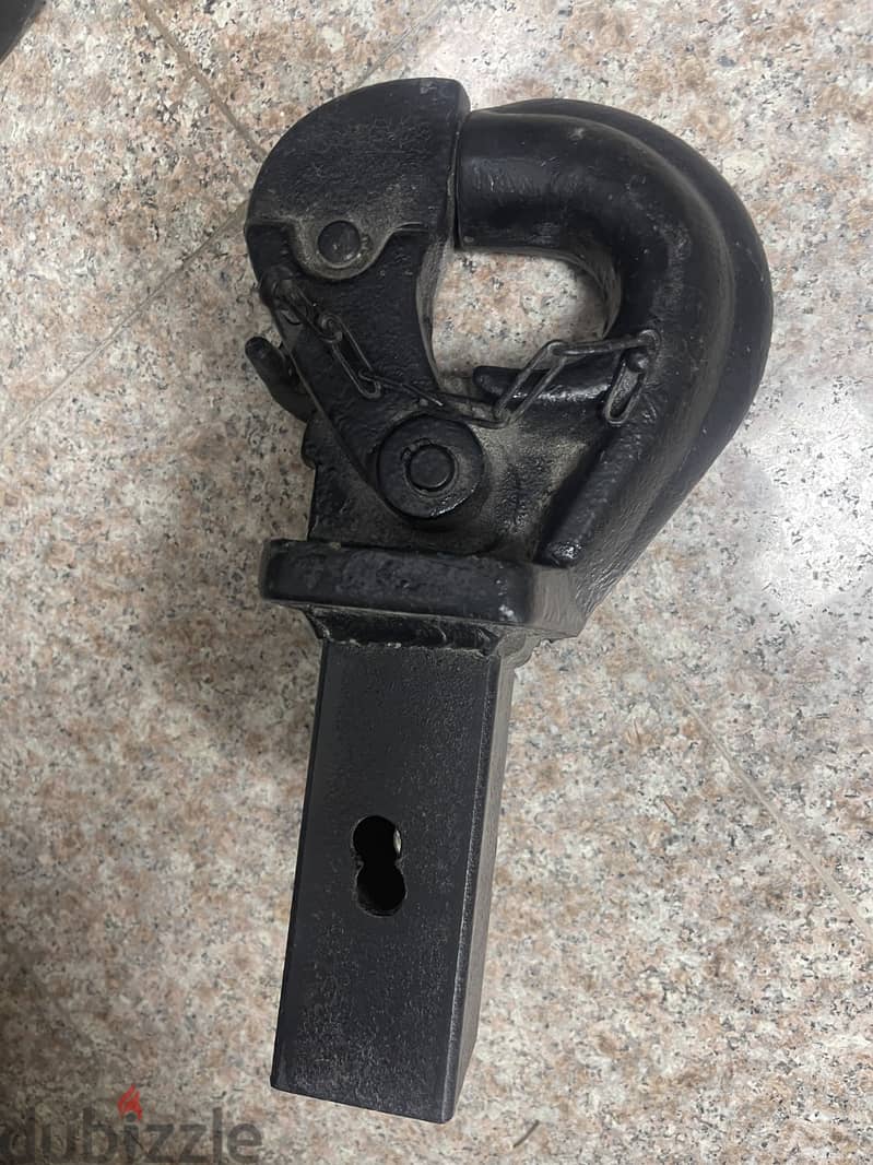 Tow Hitch for sale - Car Accessories - 105776554