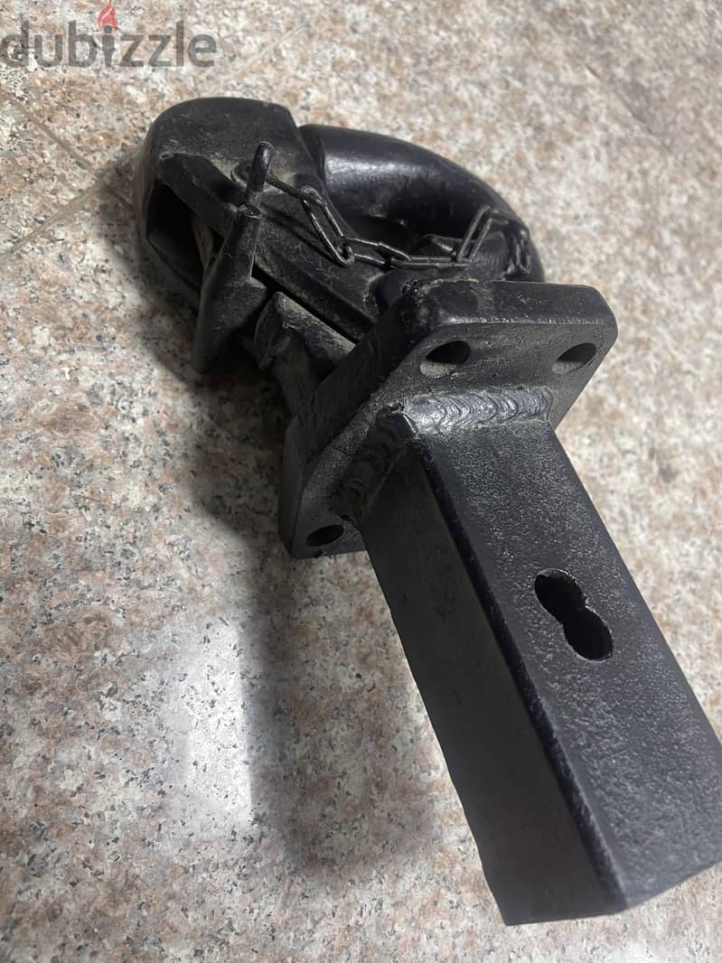 Tow Hitch for sale - Car Accessories - 105776554
