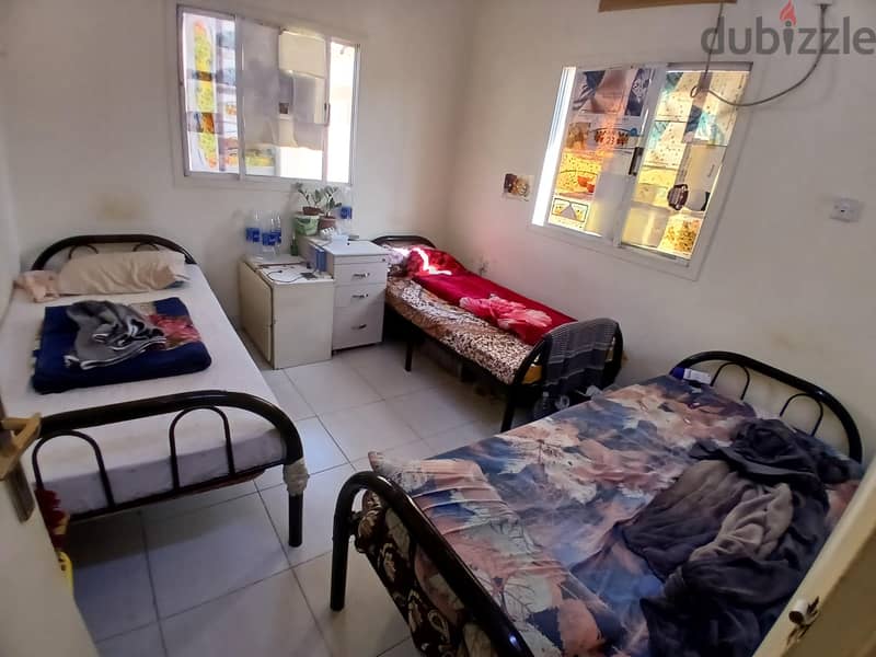 Bed space available in Rasuruman near Almoyyed parking 1