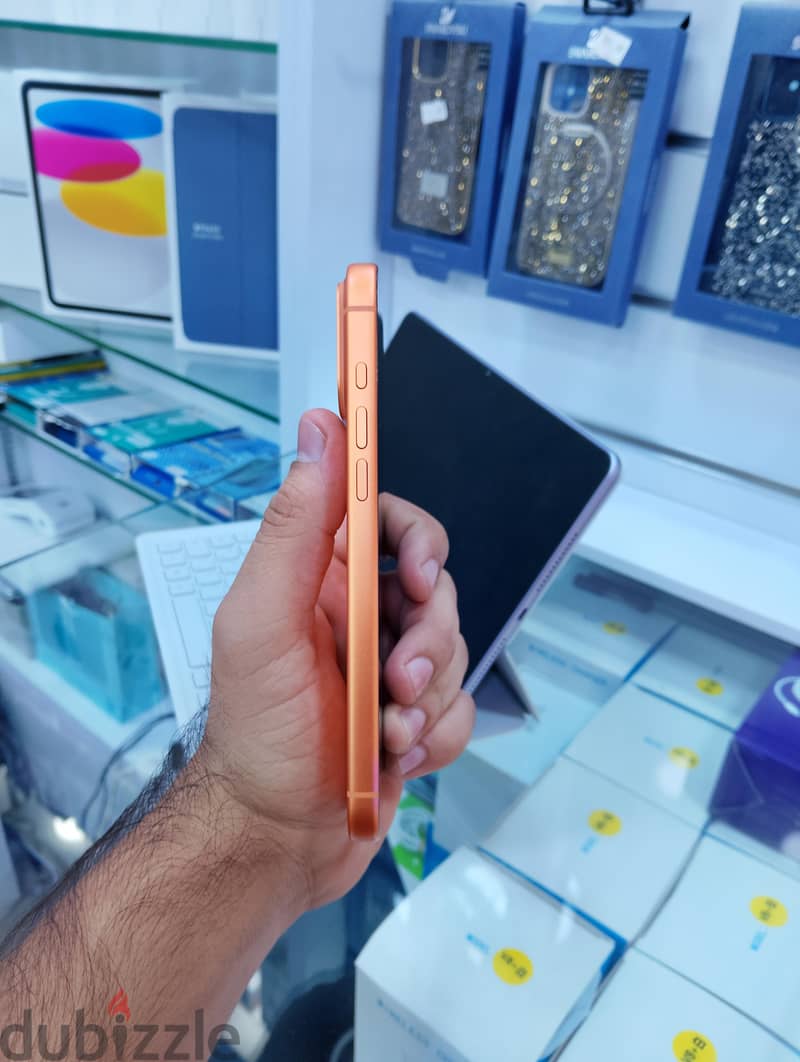 Apple - iPhone 17 Pro Max 2