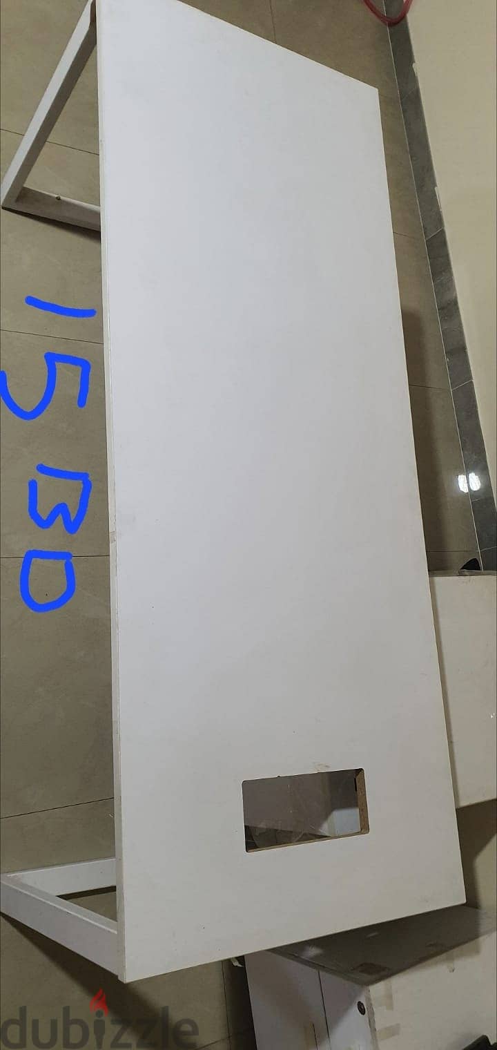 أثاث مكتبي ومنزلي بحالة شبة جديدة  Office and home furniture semi new 1