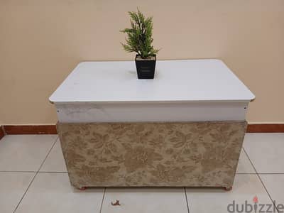 Coffee table with wheels and handles on side  Flat 1