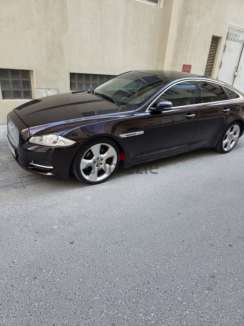Jaguar XJ12 2012 1