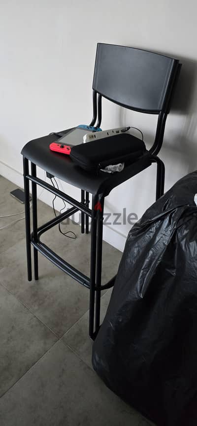 ikea 2 bar chairs and table