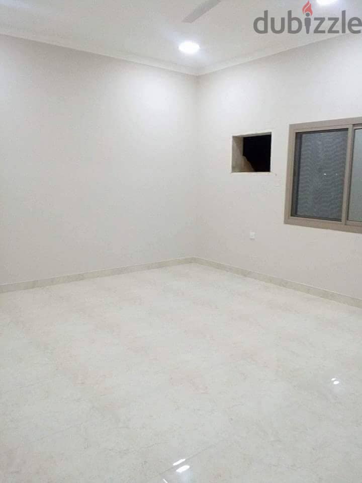 شقة للإيجار في البسيتين Flat for rent in Busaiteen 4