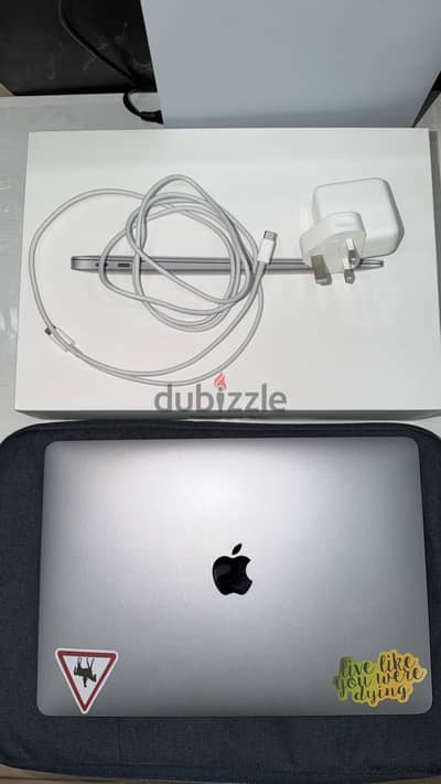 Macbook Air M1 8GB ram 256GB استخدام جدا  battery 89%قليل